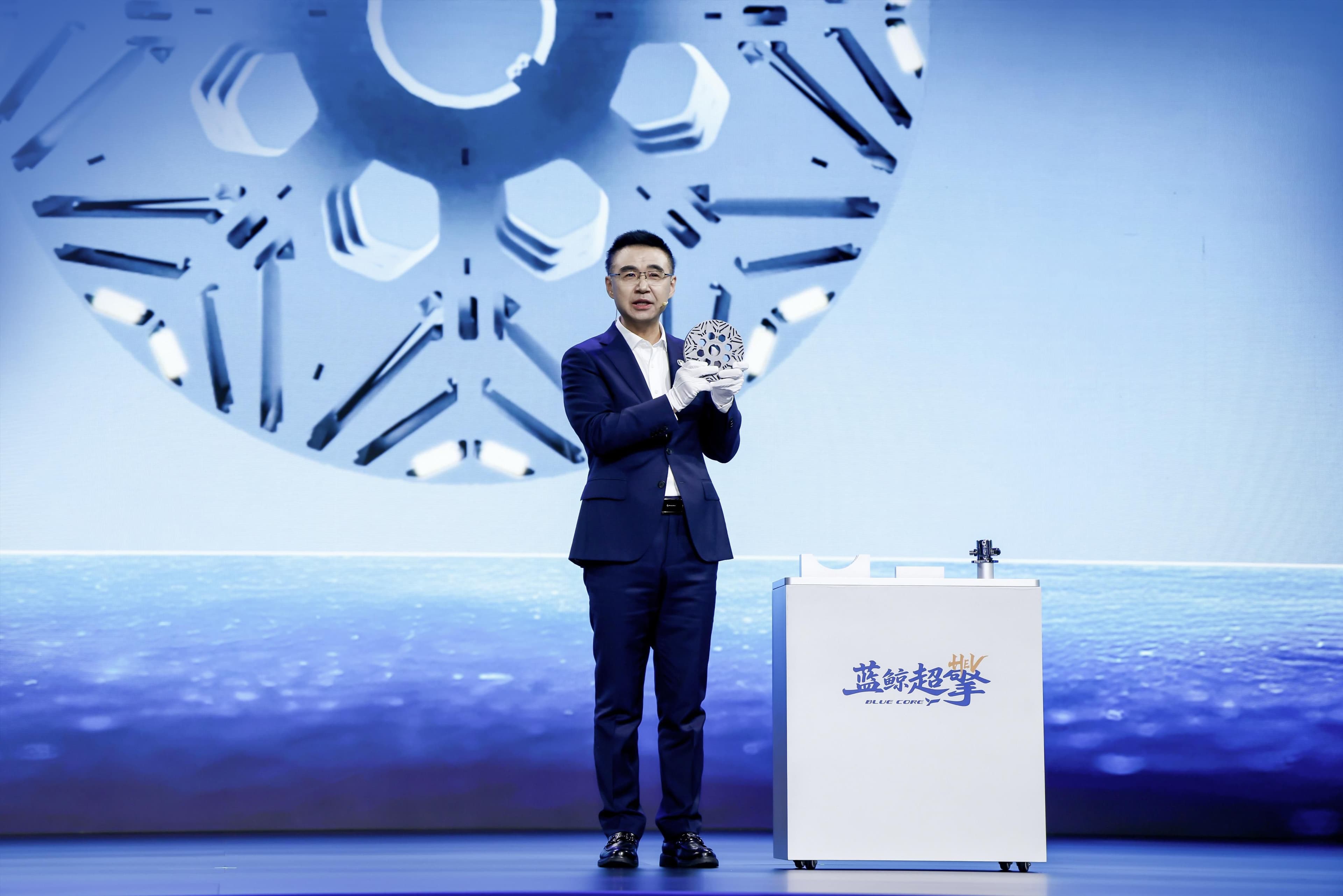 Teknologi Hybrid untuk Dunia, Didukung oleh Tiongkok: Changan Perkenalkan BlueCore Hybrid dalam Acara Peluncuran Global